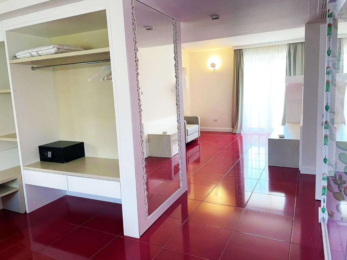 Suite Hotel L'Oasi Di Riaci (Adults Only) Santa Domenica  Exteriör bild